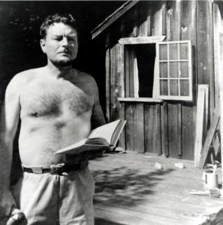 malcolm-lowry-and-his-shack-in-1940s-dollarton